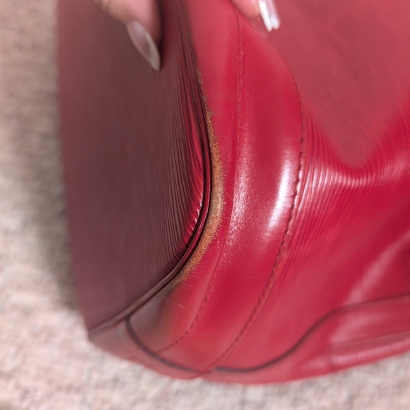 Louis Vuitton Red  Epi Noe Bucket Bag - Picture 4 of 16